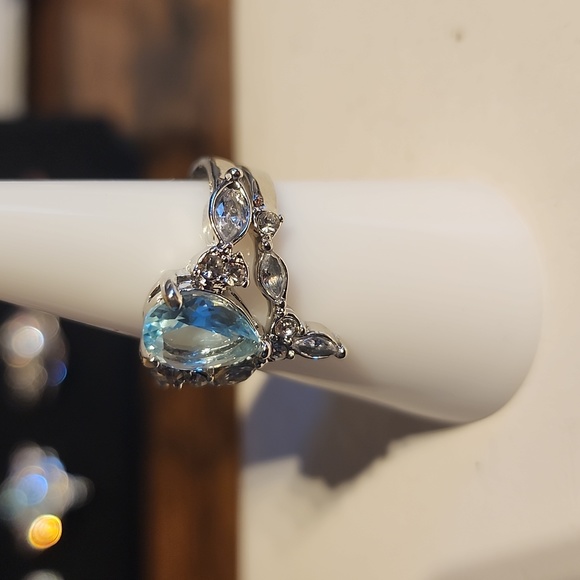 Blue Teardrop 2 piece set Wedding Ring - Picture 4 of 7